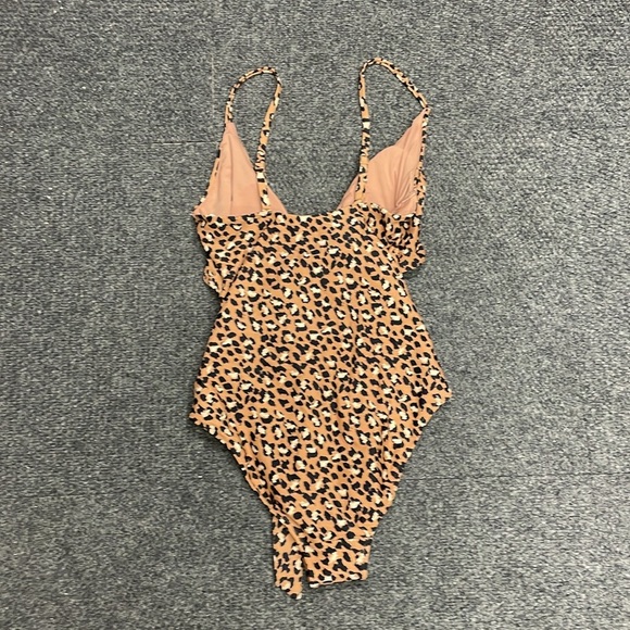 aerie Medium Tall Leopard One Piece Swimsuit NWT Peek a boo Strappy Long - Picture 5 of 5